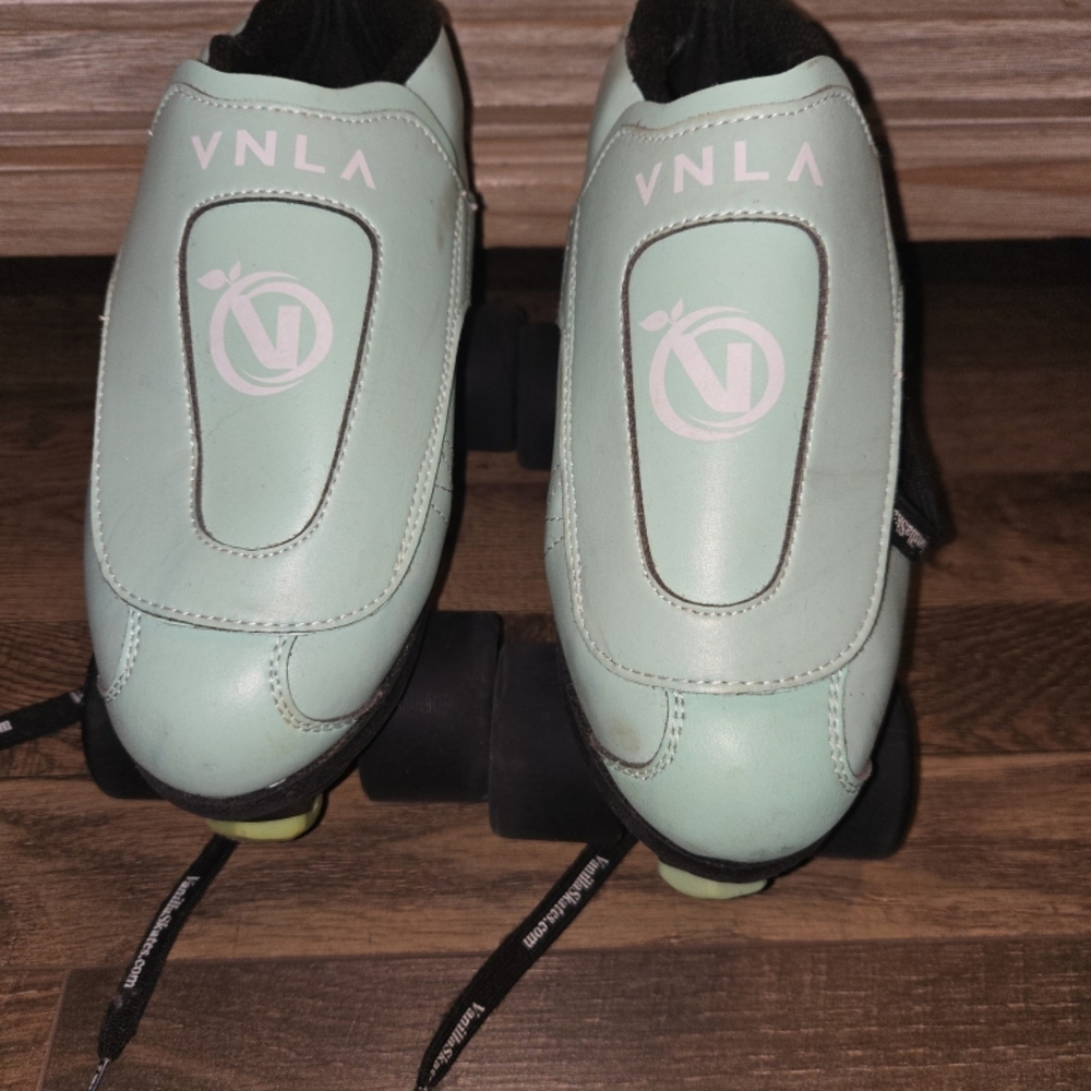 VNLA Mint Green Roller Skates for Women